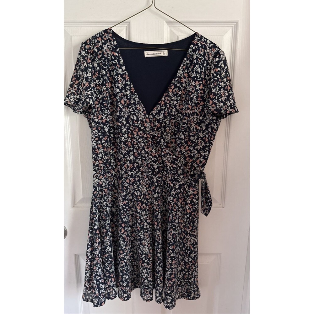 Abercrombie & Fitch Women's Blue Floral Short sleeved Wrap Dress  Size Large